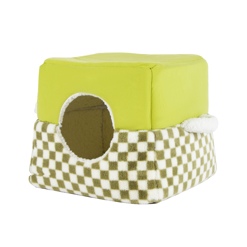 Checkered  Pet  Bed